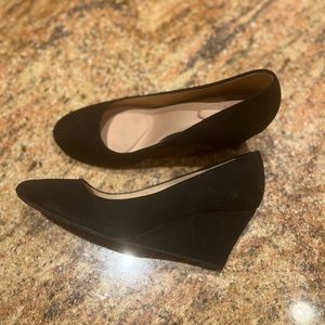 Black wedge